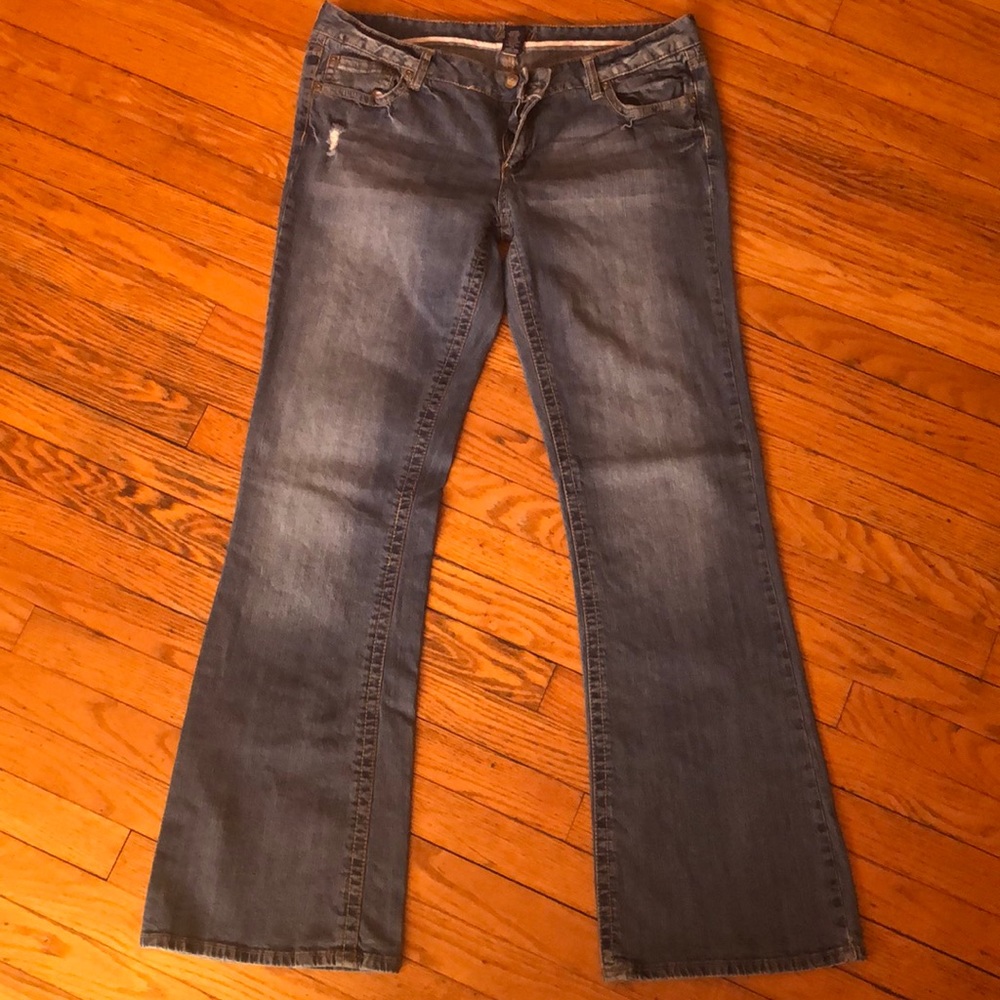 Women’s 33x35 like new Vanity Dakota jeans